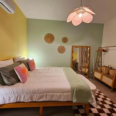 Le Pastel Yourhosthelper * ناربون