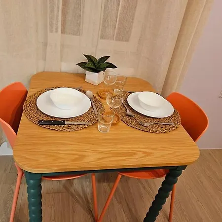 Le Pastel Yourhosthelper ناربون